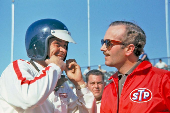 012 Jim Clark(left) with Colin Chapman at Indianapolis 2