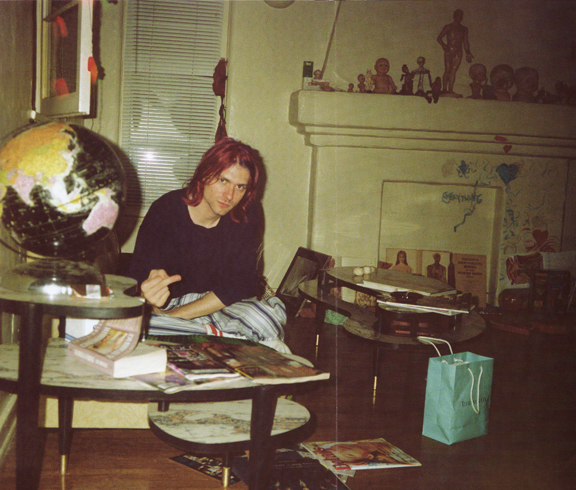 Kurt_Cobain_los_angeles_apartment_1992
